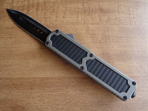 Titan Gray Carbon Grip D/A OTF Automatic Knife Black Dagger